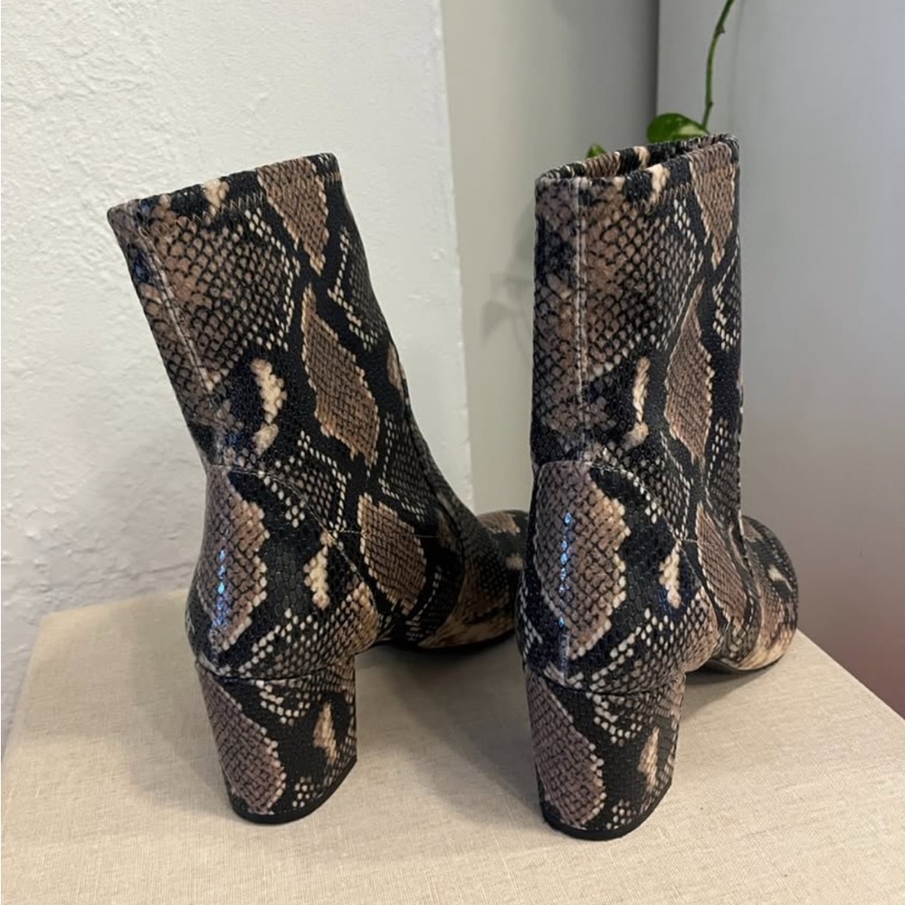 Stuart Weitzman Yuliana 60 Boots – Python Embossed Leather, Size 9 / 39.5 - Picture 4 of 8